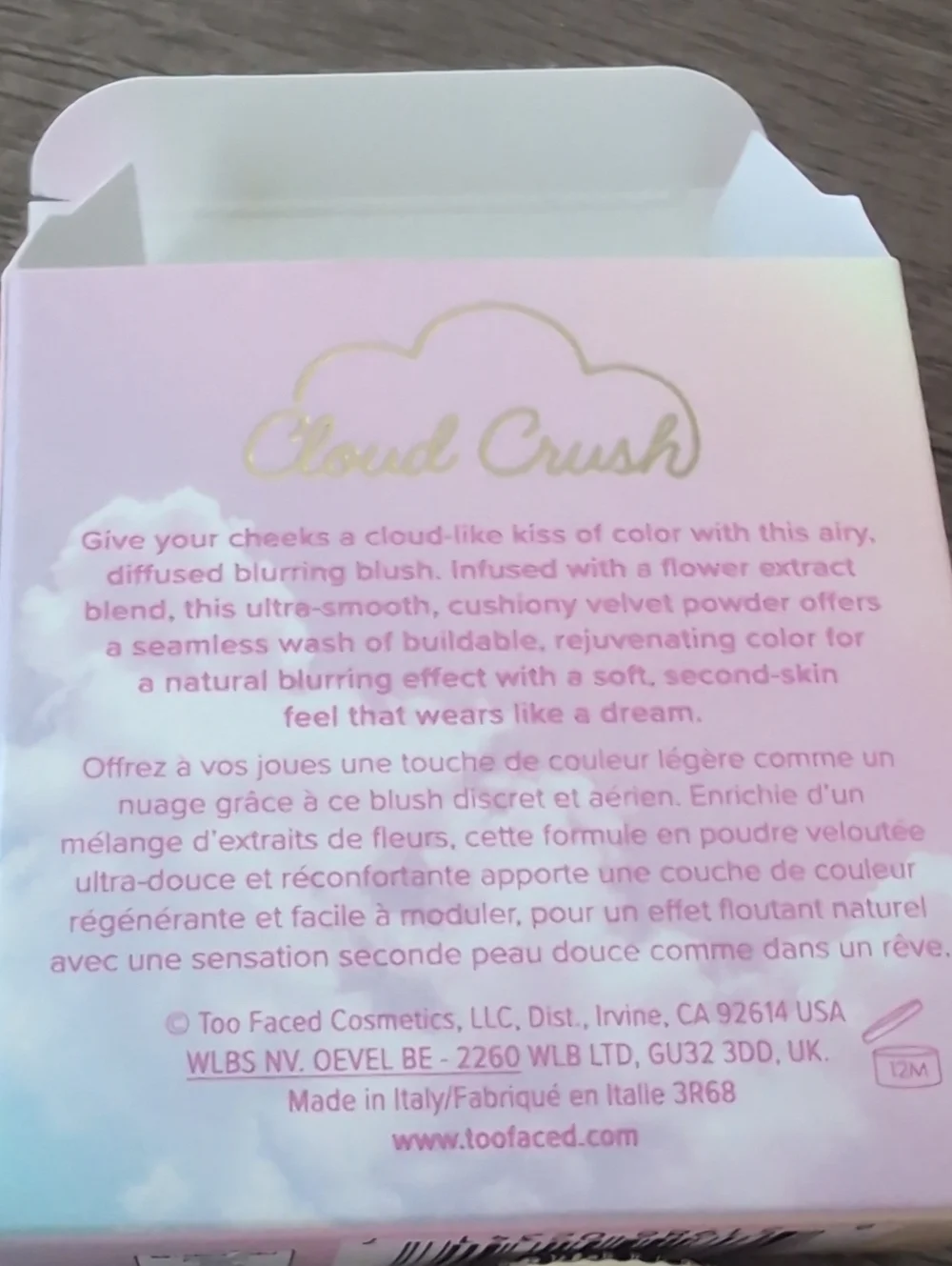 Too faced Blurring Blush- super Candy Cloud